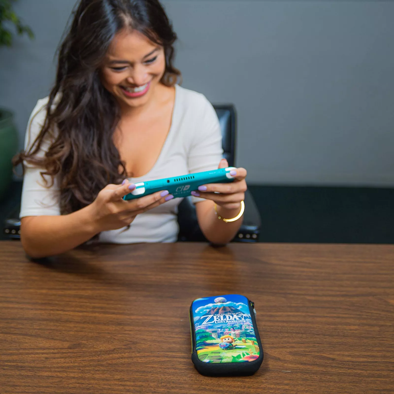 ESTUCHE PARA NINTENDO SWITCH LITE - ZELDA LINK'S AWAKENING - Imagen 6